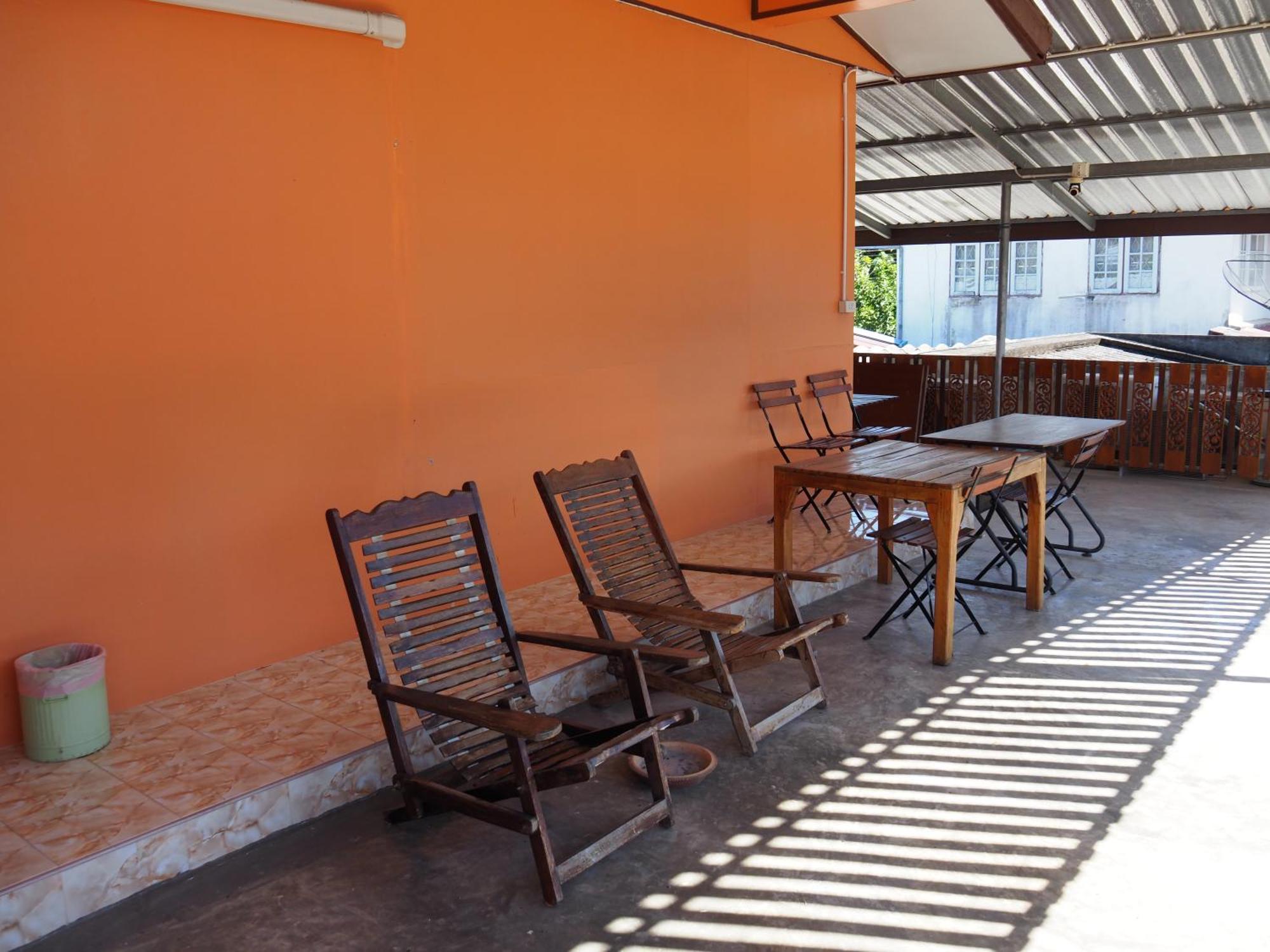 Punnpannsuk Hostel Trat Exterior photo