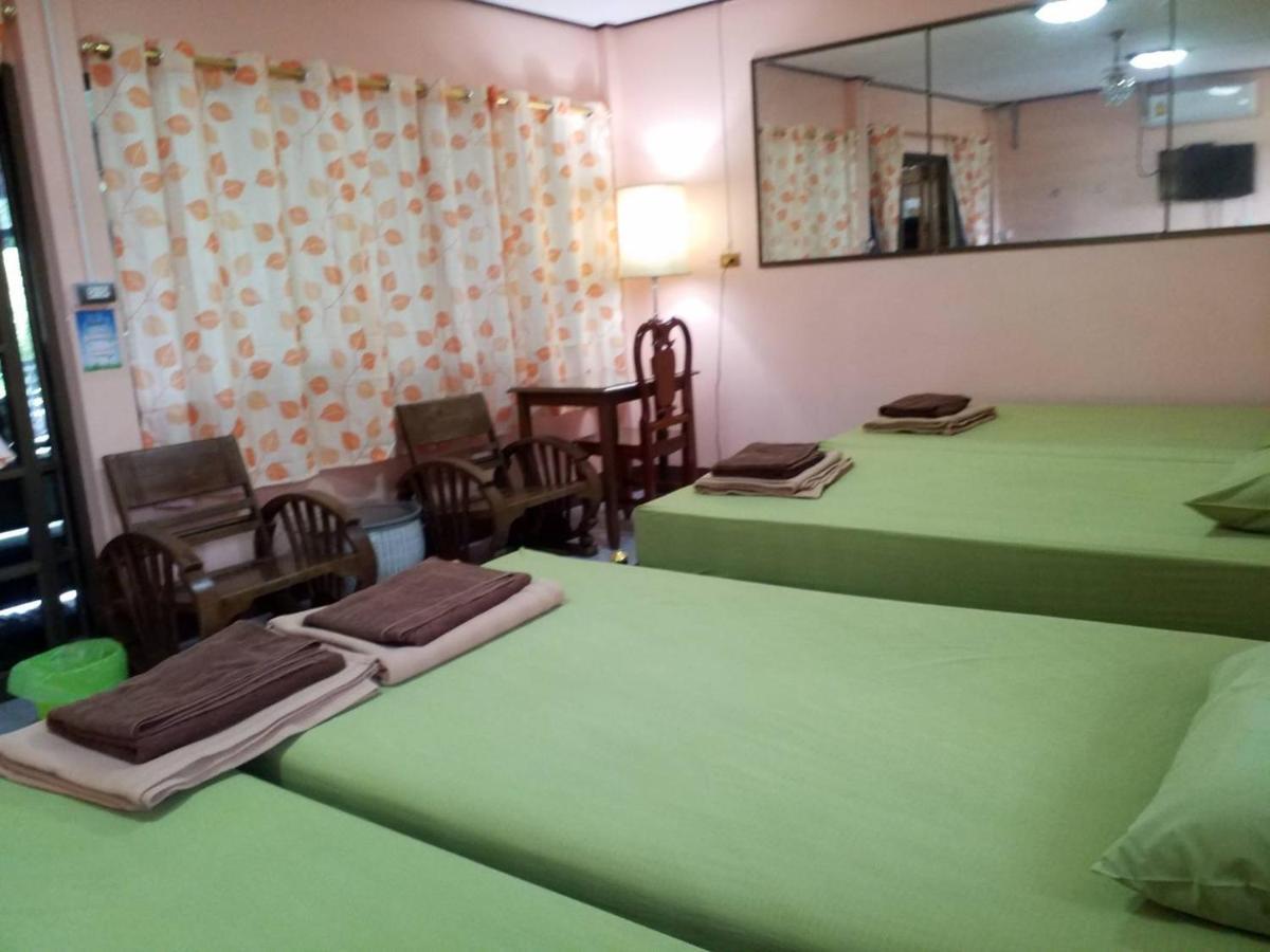 Punnpannsuk Hostel Trat Exterior photo